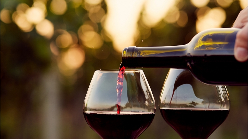 20150909205144-red-wine-classy-evening-dinner